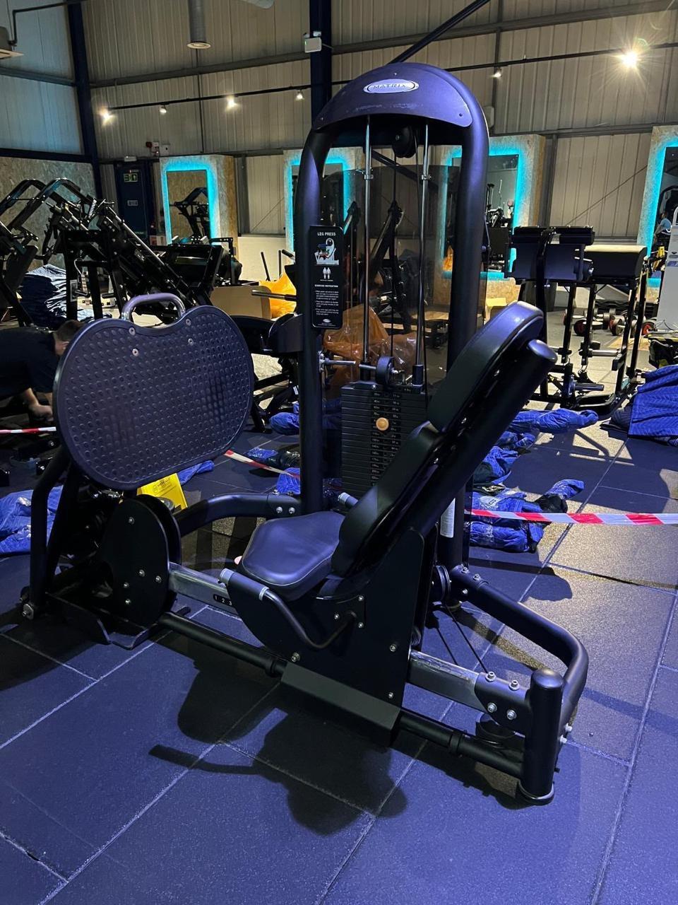 Matrix Leg Press (Black)