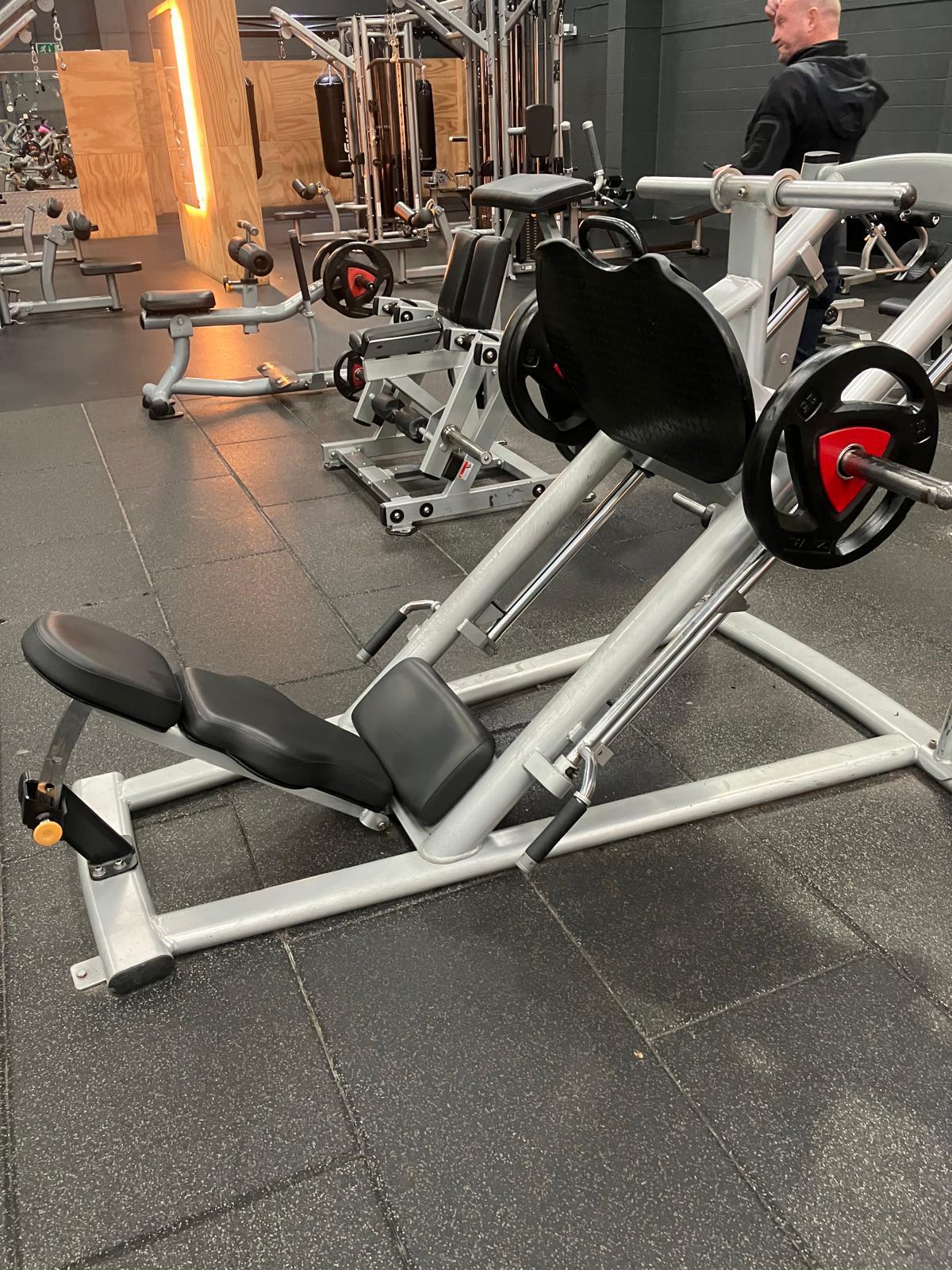 Matrix Magnum Plate-Loaded Leg Press