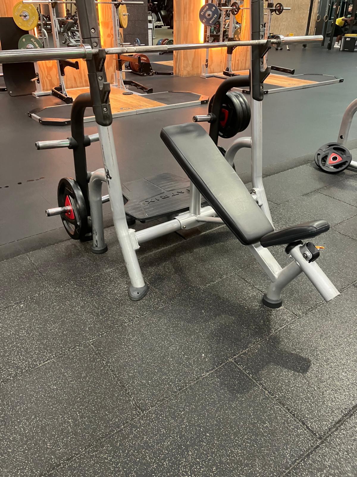 Matrix Olympic Incline Bench Press